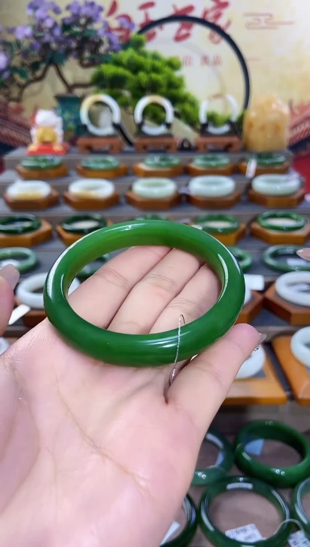 【闪购商品】和田玉手镯未镶嵌俄罗斯老坑碧玉手镯