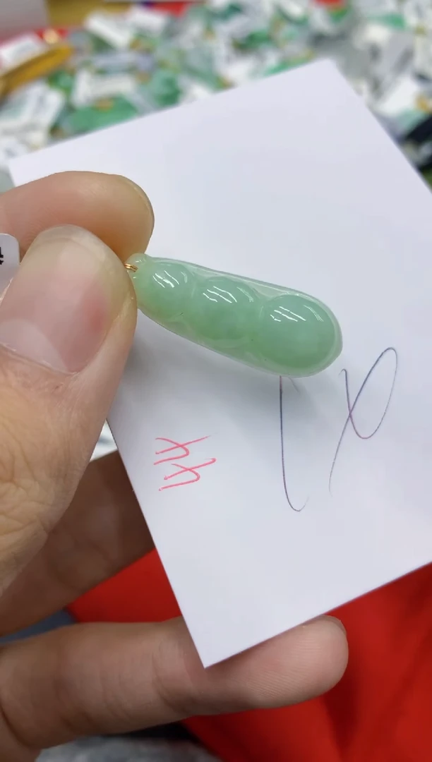 翡翠未镶嵌颈饰1111111111