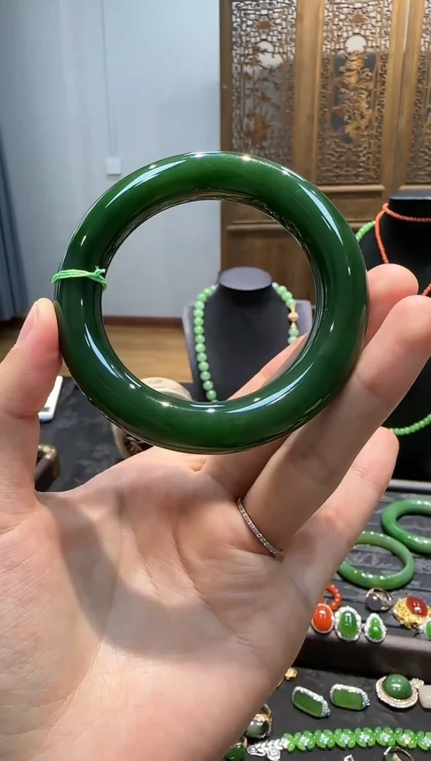 未镶嵌手镯和田玉56