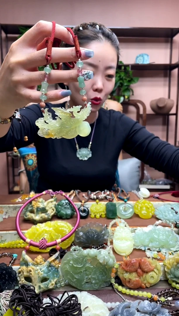 未镶嵌岫玉吊坠·