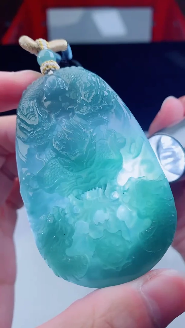 颈饰未镶嵌翡翠    ·