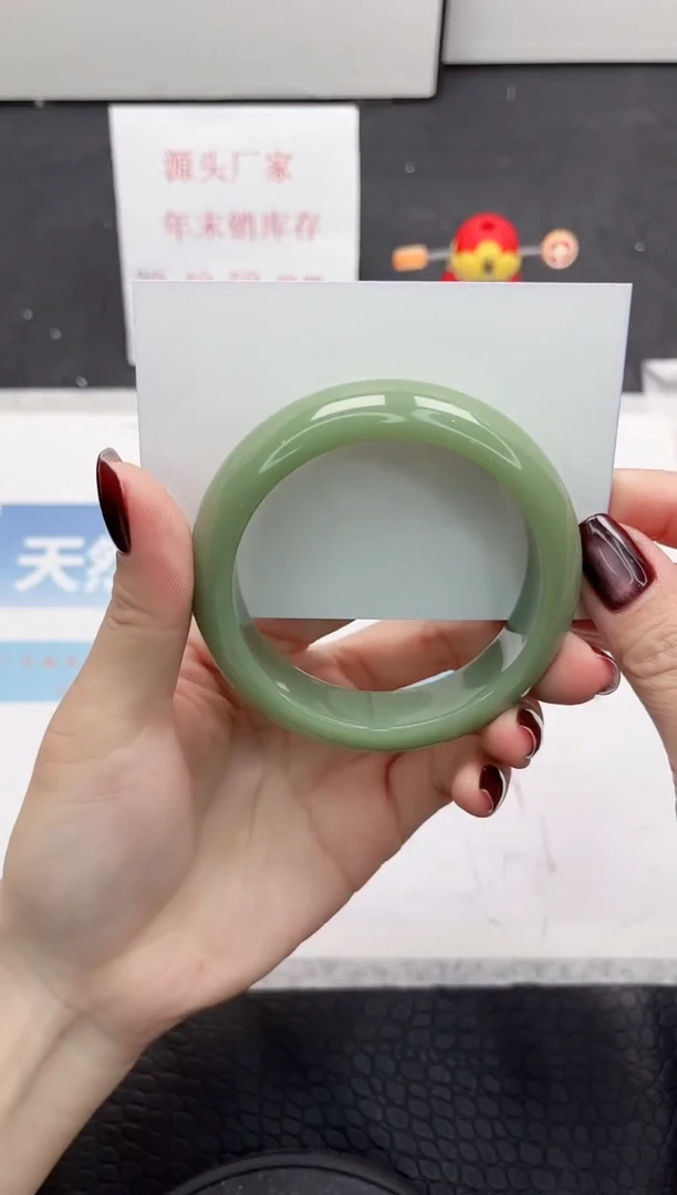 【闪购商品】石英质玉手镯未镶嵌107-56.6