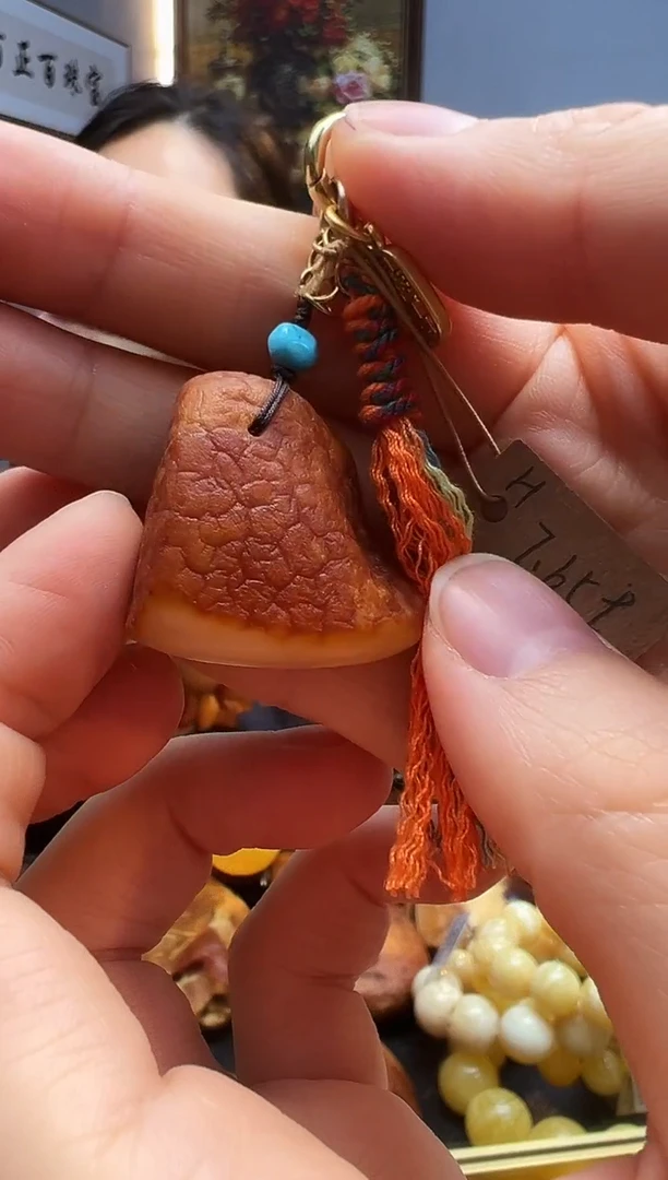 琥珀颈饰未镶嵌挂件