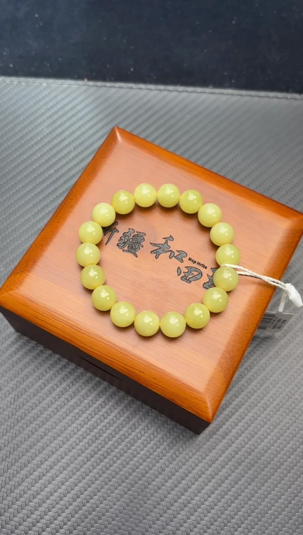 未镶嵌手串和田玉若羌微色差黄口鸡油黄卡11手串