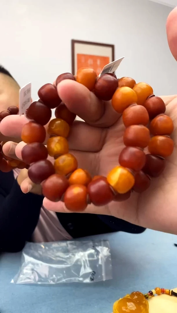 未镶嵌蜜蜡珠宝奇石假一罚十，微瑕多样性发一件025