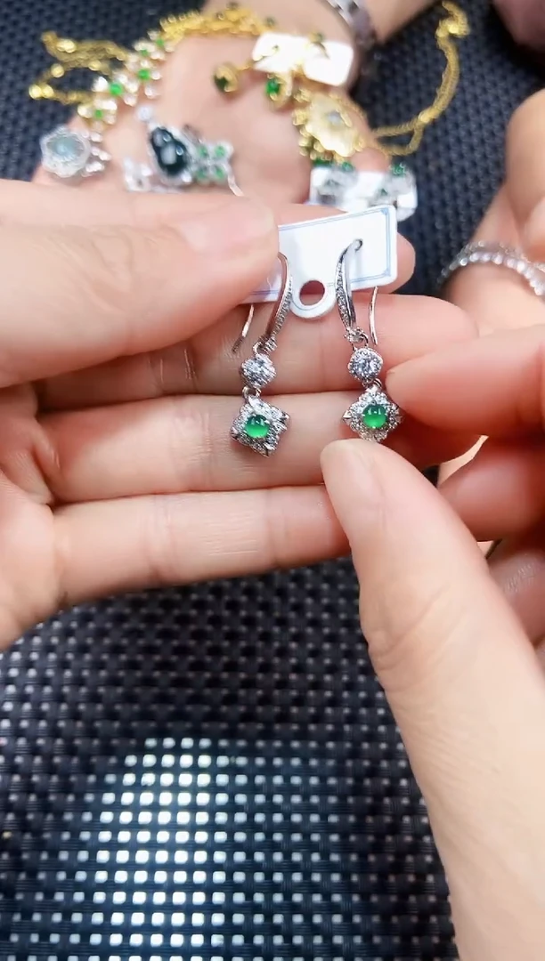 【闪购商品】翡翠耳饰未镶嵌111111111
