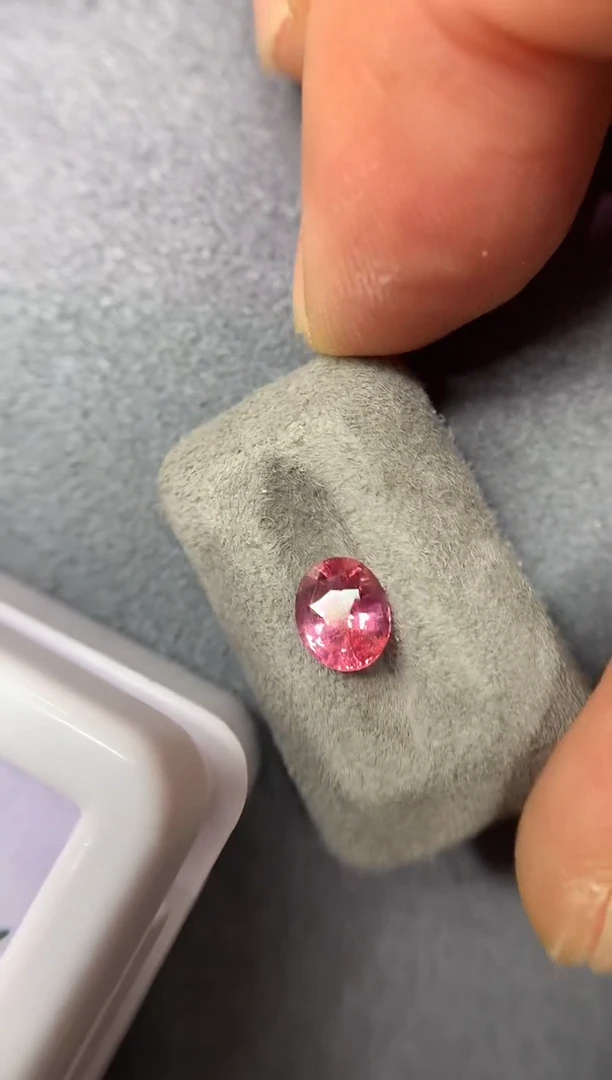 裸石尖晶石1.04ct CGTL62802