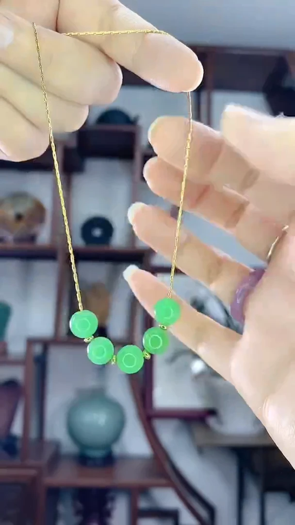 翡翠未镶嵌吊坠(赠链)X32微笑链