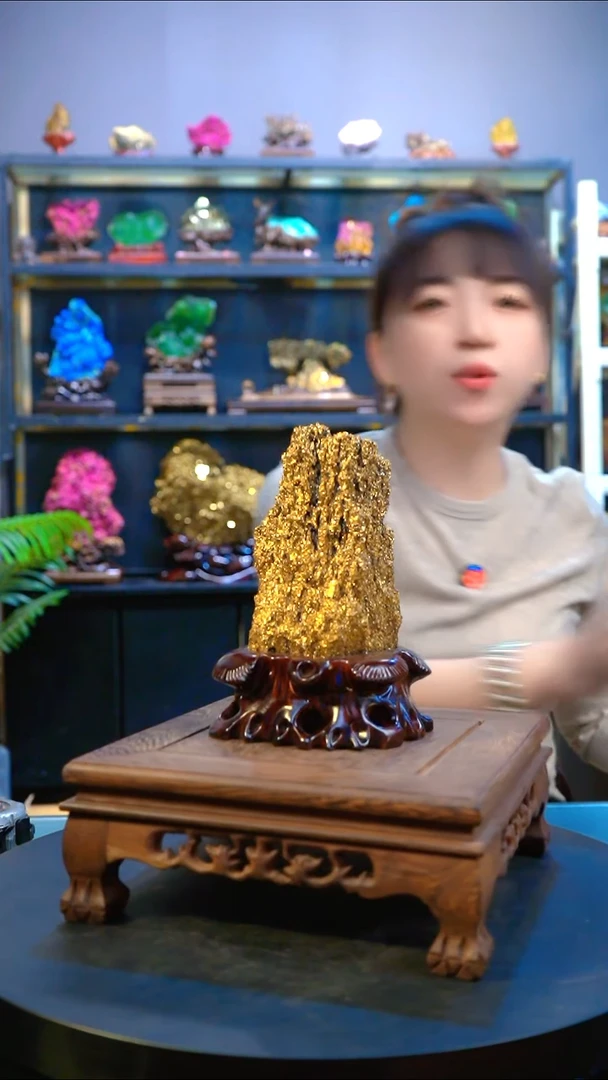 石材手****7颜色漂亮，造型奇特