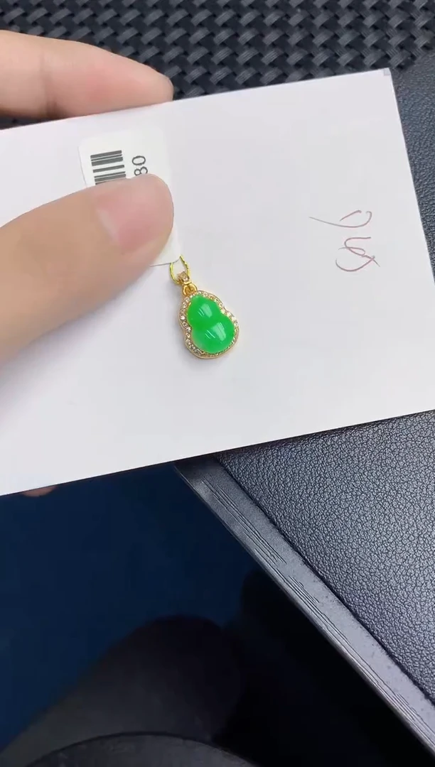 翡翠未镶嵌颈饰天然翡翠緬甸A貨