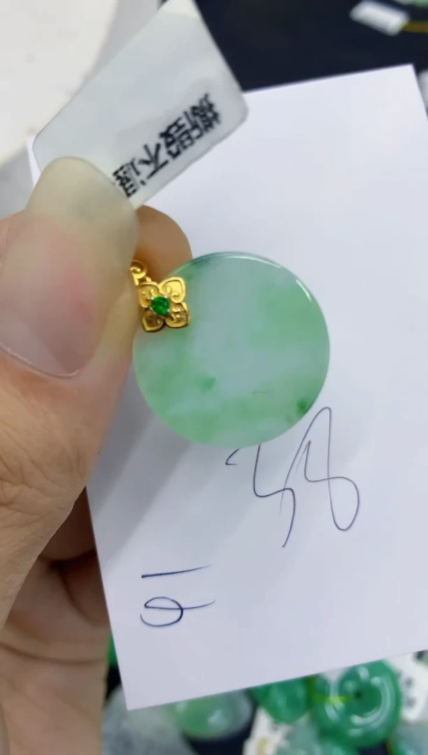 翡翠未镶嵌颈饰1111111