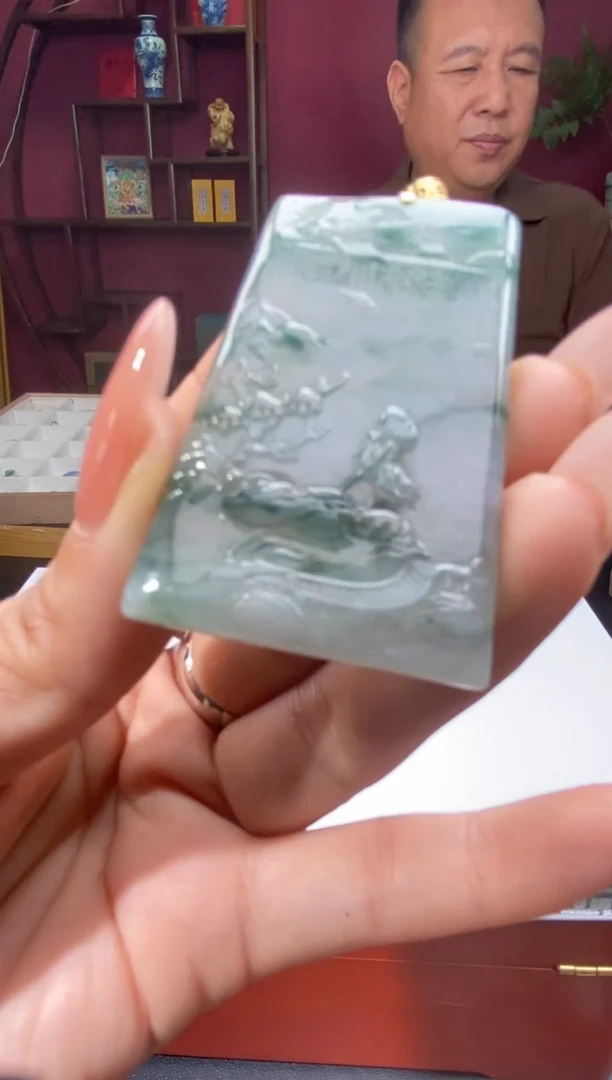 颈饰18K金镶嵌翡翠34759