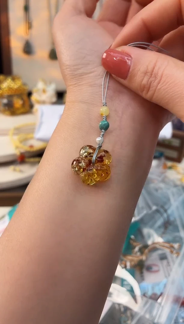 未镶嵌琥珀车挂@@I021J019698