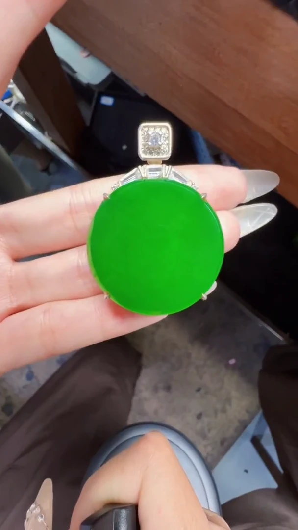 未镶嵌定制翡翠翡翠A货有轻微色差属于正常现象，圆牌多样性发货1