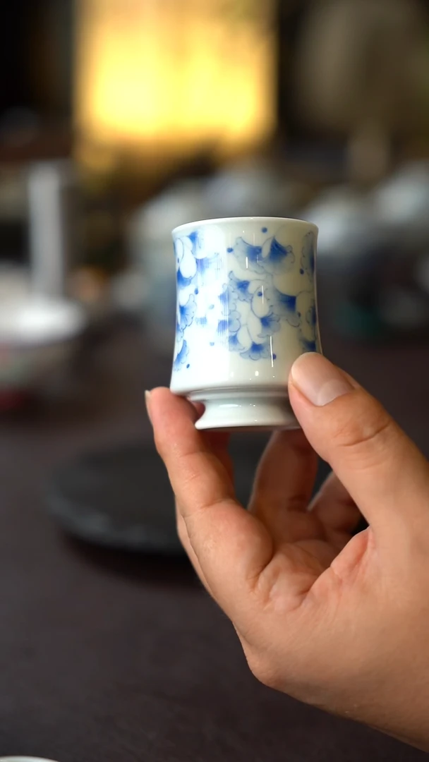 景德镇全手工手绘青花银杏闻香杯