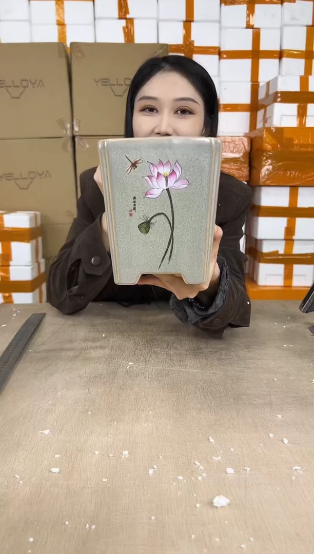 四方淡黄荷花中号14x16