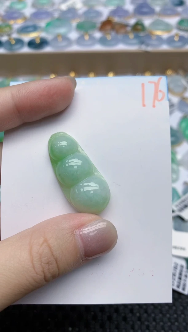 【闪购商品】翡翠颈饰未镶嵌天然翡翠A货