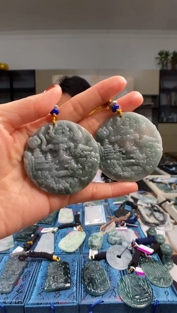 颈饰未镶嵌翡翠多样性发其一