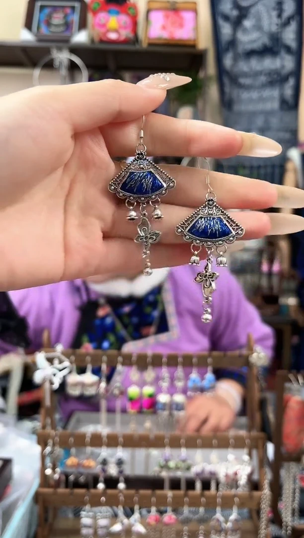 织绣民族风非遗老绣苗银饰品036