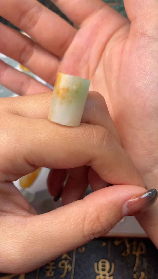 未镶嵌定制翡翠大三彩桶珠