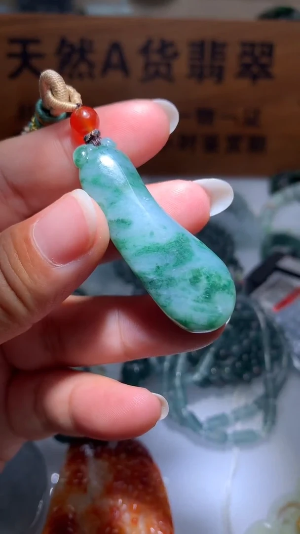 【闪购商品】翡翠颈饰未镶嵌保真天然A货翡翠