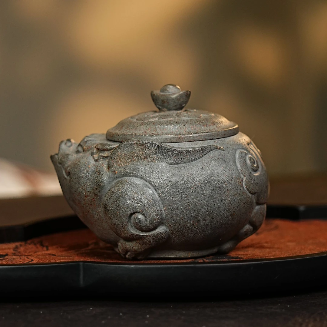 【1566金蟾壶】宜兴原矿紫砂手工雕刻金蟾手抓壶