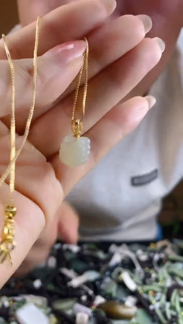 和田玉未镶嵌颈饰多样性发货，拍一发一