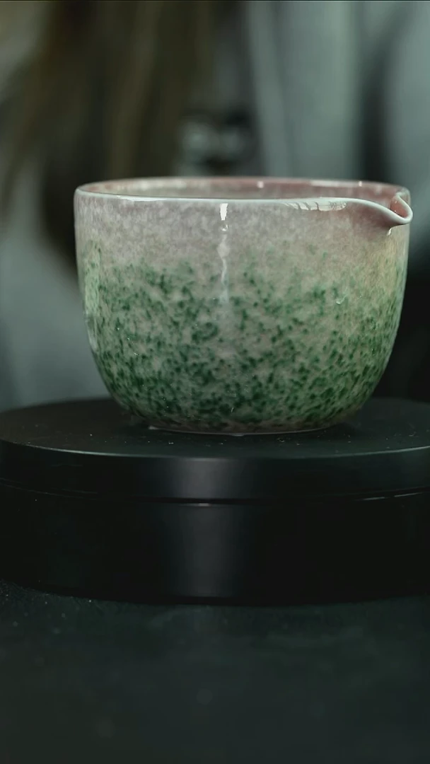 杯豇豆红四字篆款瓜皮绿公道杯