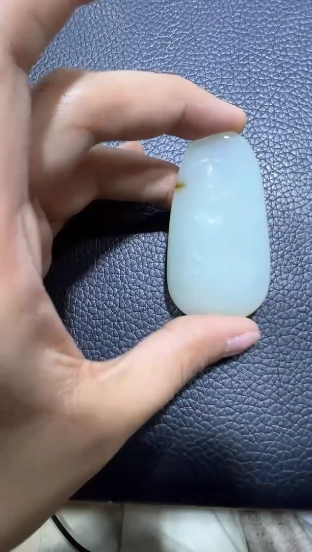 吊坠(赠链)未镶嵌和田玉金山糖白观音牌子（产地直发）