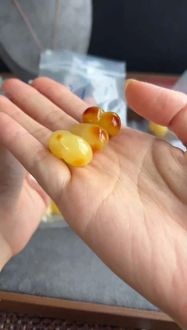 未镶嵌颈饰蜜蜡204买断3.1g多样性发一