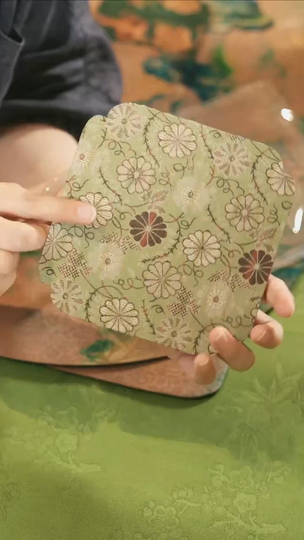 壶承垫····················