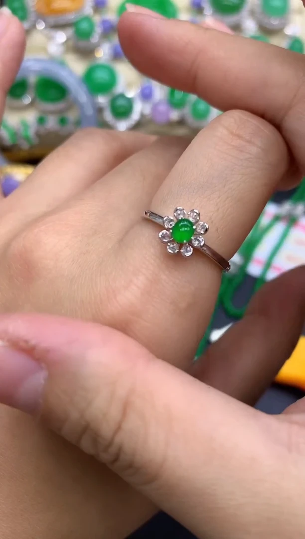 18K金镶嵌戒指翡翠385-中国好珍宝