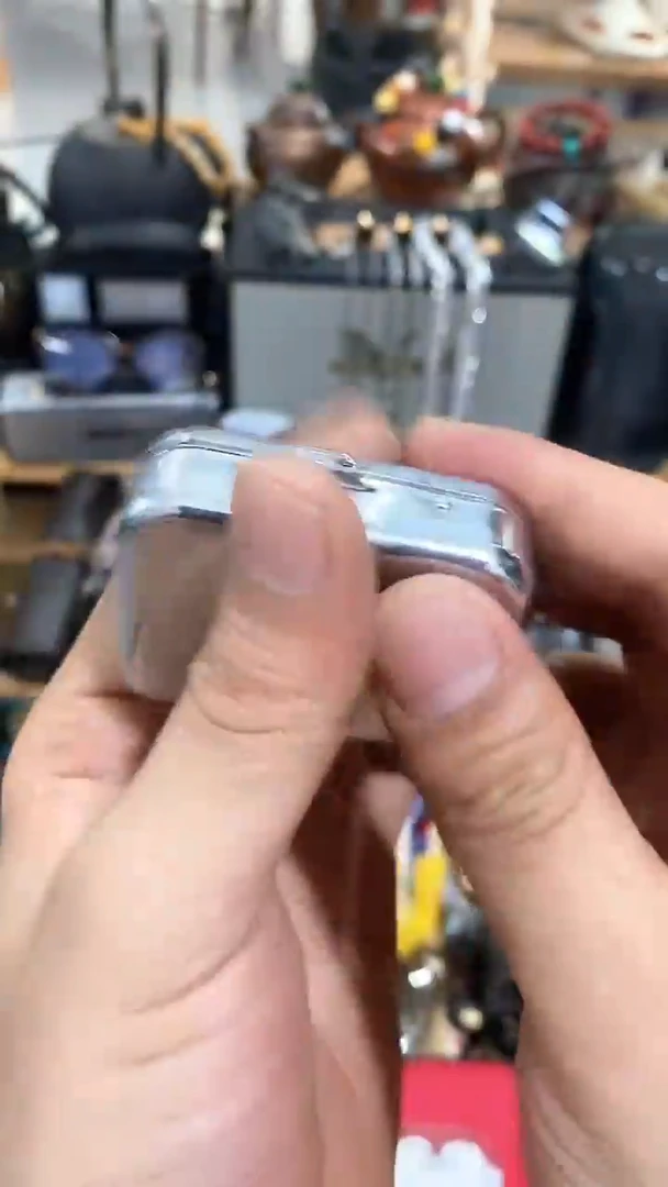 瓷片闪购商品  如图所示