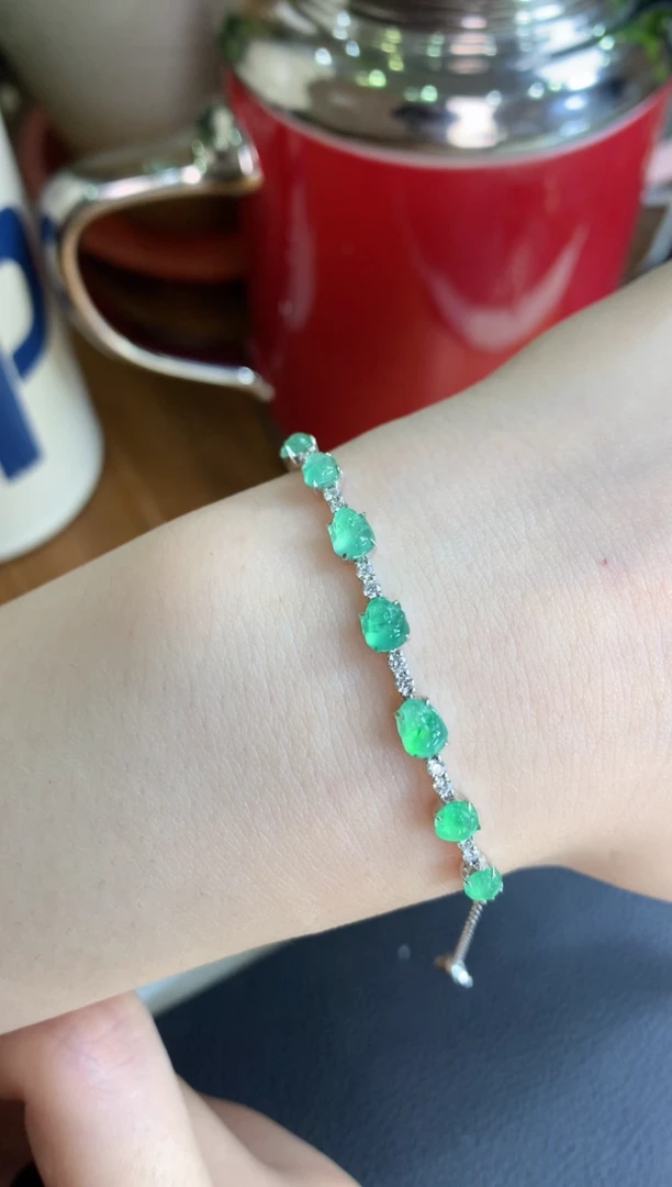 18K金镶嵌手链翡翠貔貅手链