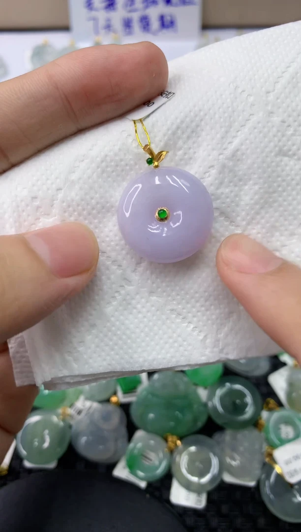 翡翠18K金镶嵌颈饰111111111111