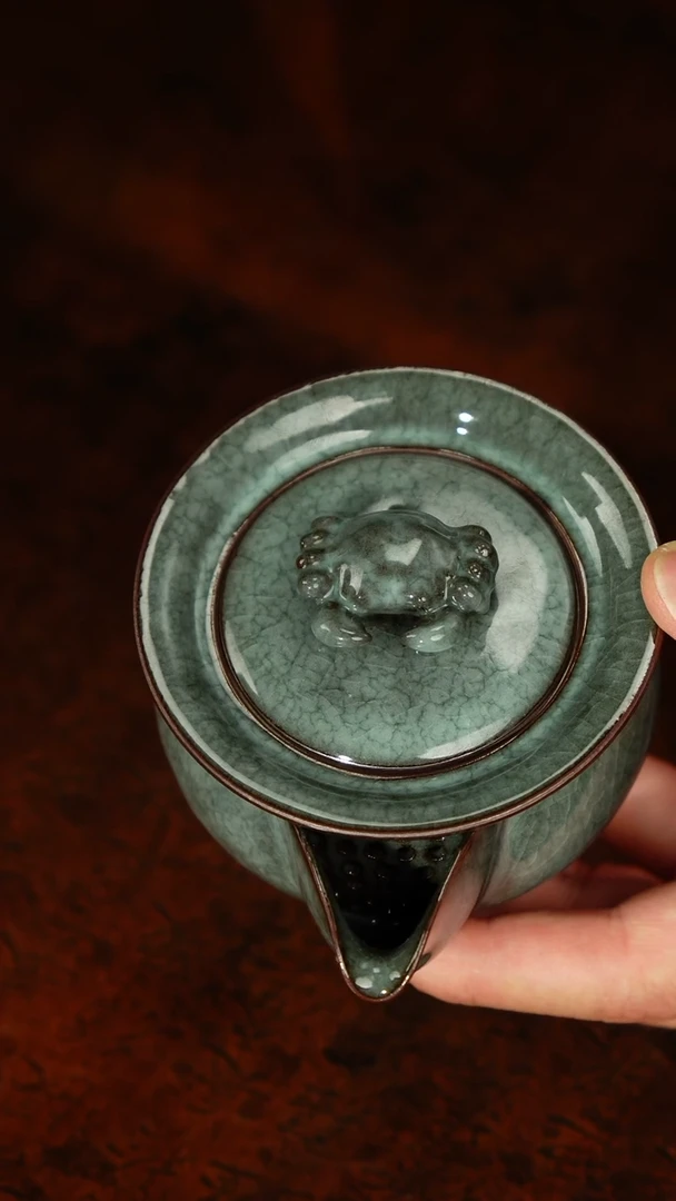 【览古雅韵】螃蟹手抓壶