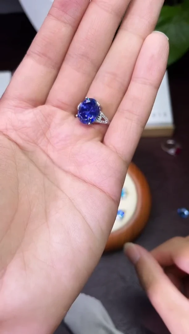 合金合成钻石蓝宝戒指