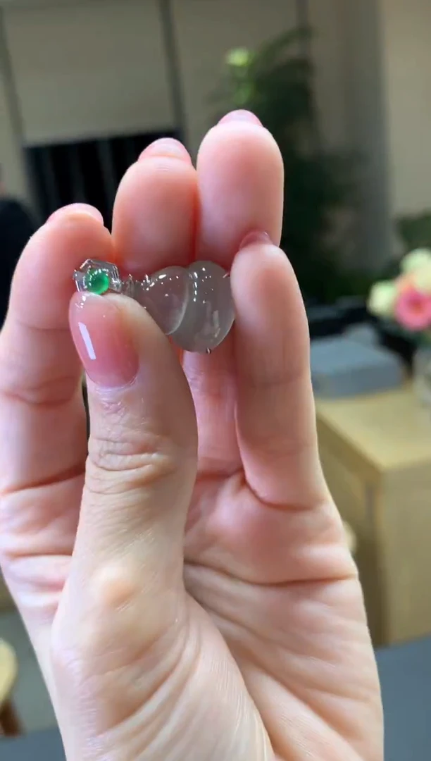 颈饰18K金镶嵌翡翠|不退不换