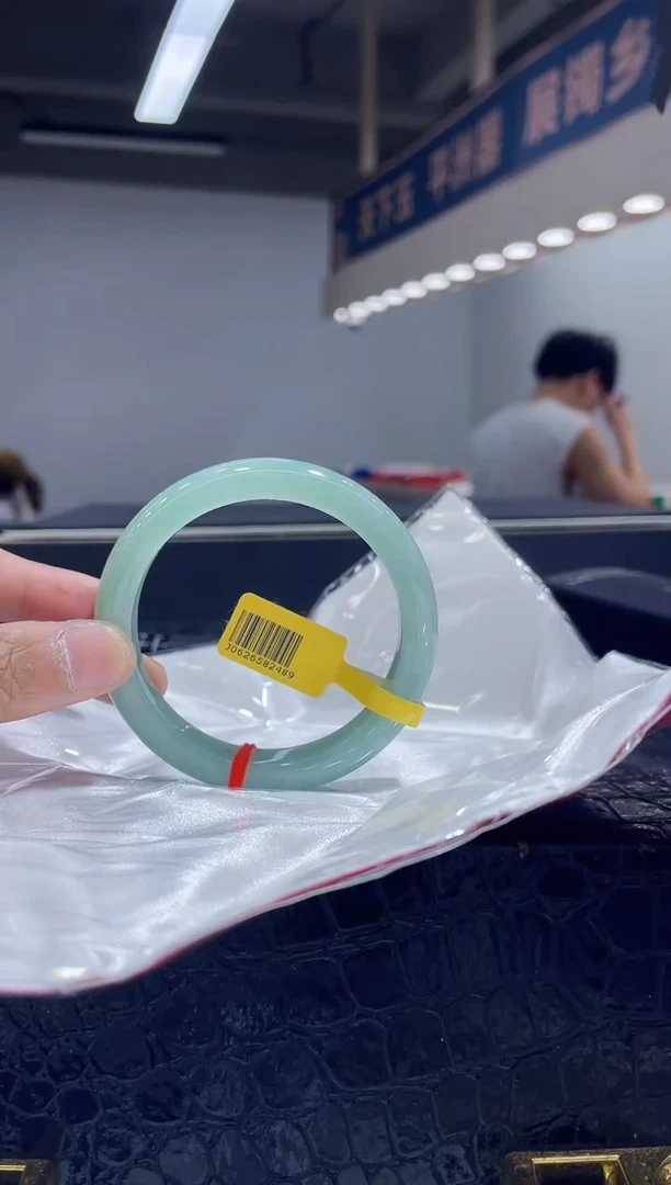 未镶嵌手镯翡翠8