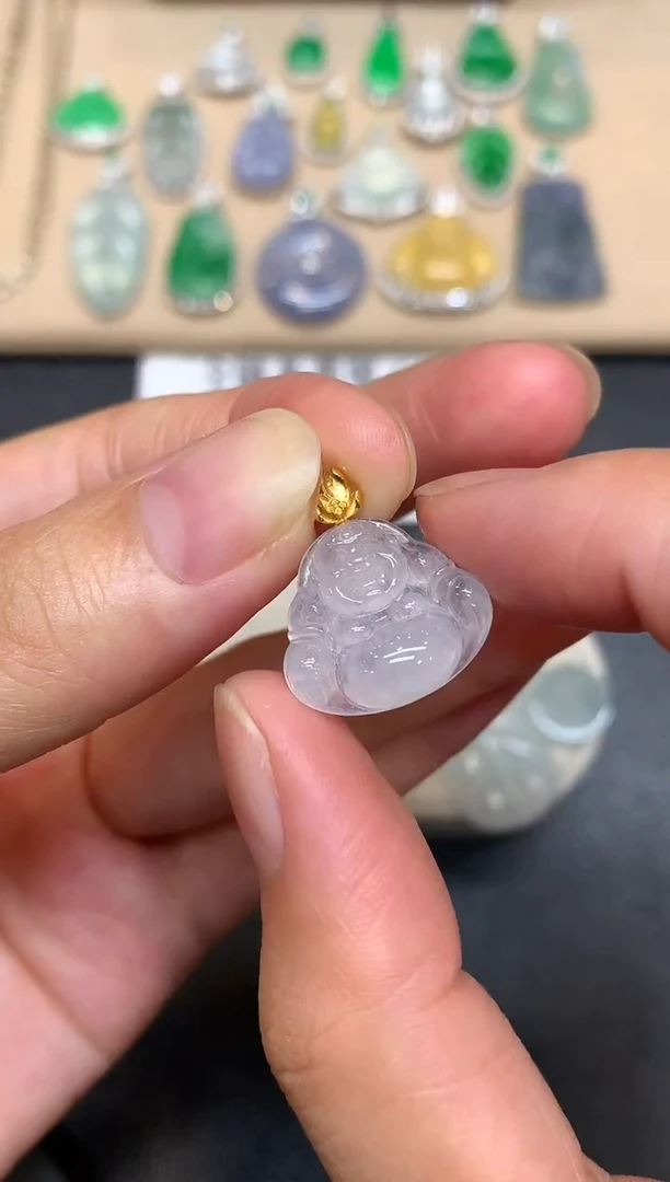 颈饰18K金镶嵌翡翠佛公【无服务费