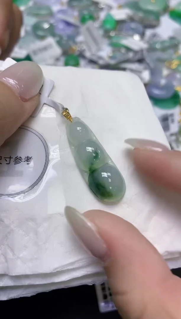 颈饰18K金镶嵌翡翠天然缅甸翡翠A货百元以上9元证书费自理