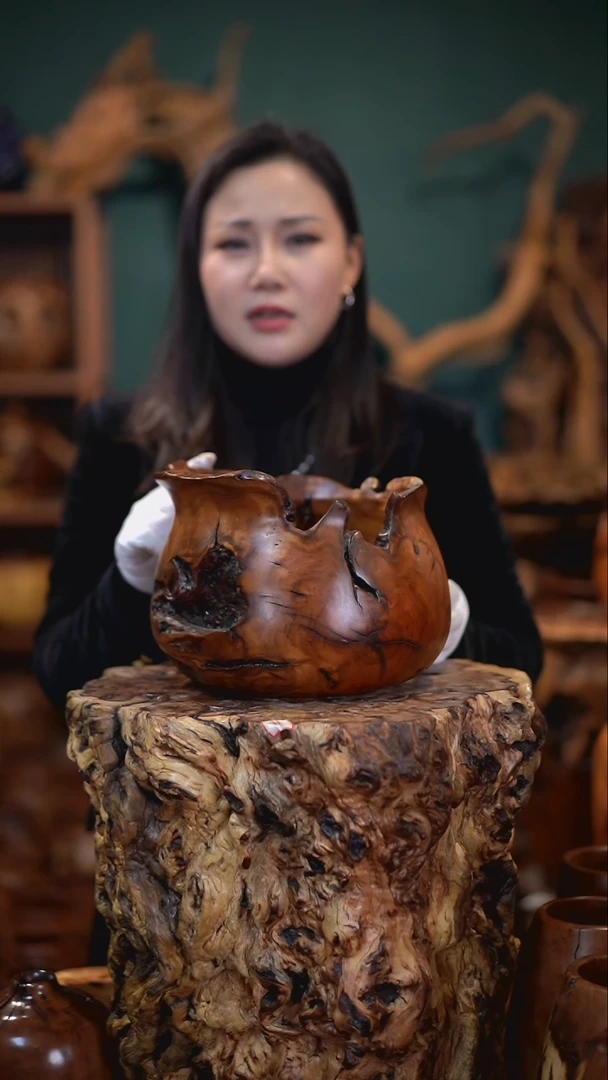 【闪购商品】枣木雷击枣木龙纹尊
