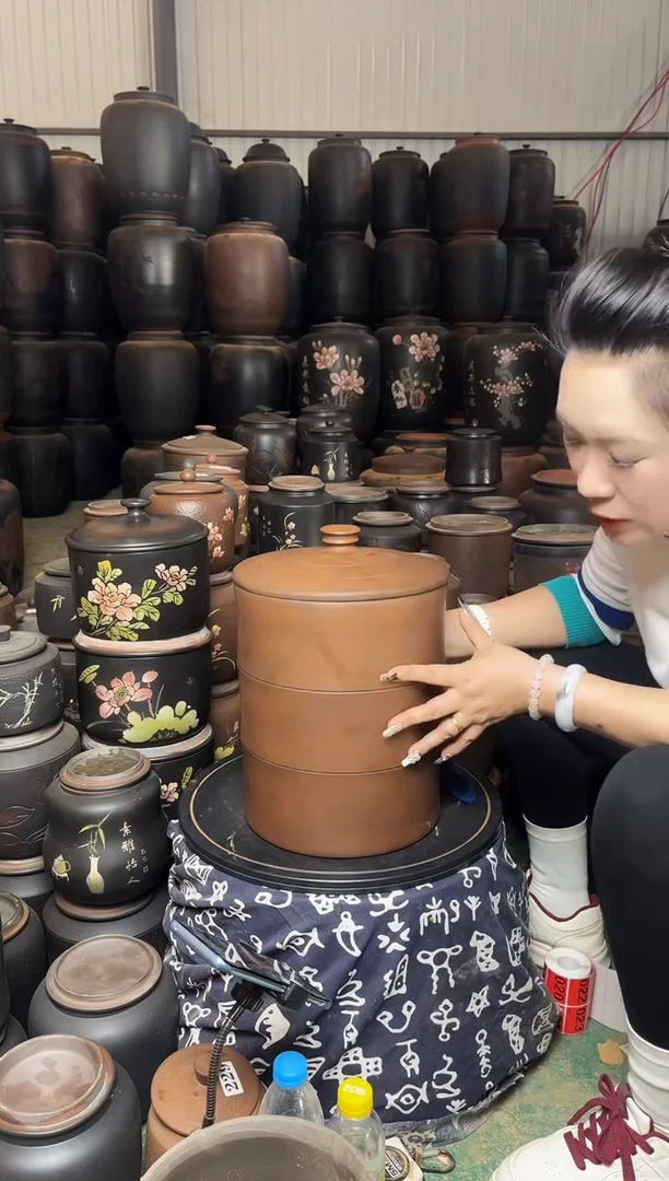 【闪购商品】壶瑕疵 古铜色 高35cm  665