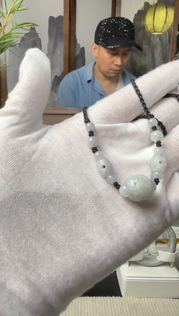 翡翠未镶嵌颈饰吊坠