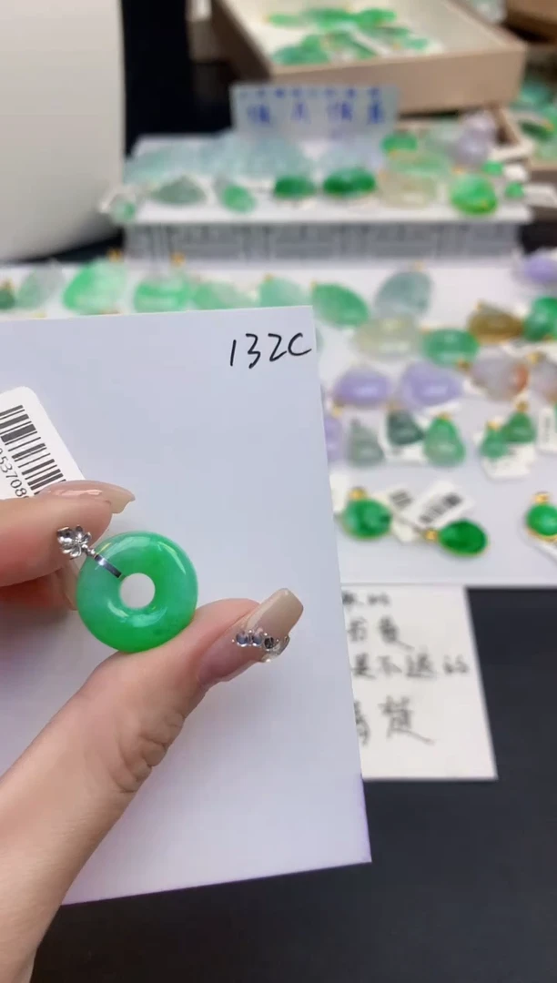 颈饰18K金镶嵌翡翠11111111