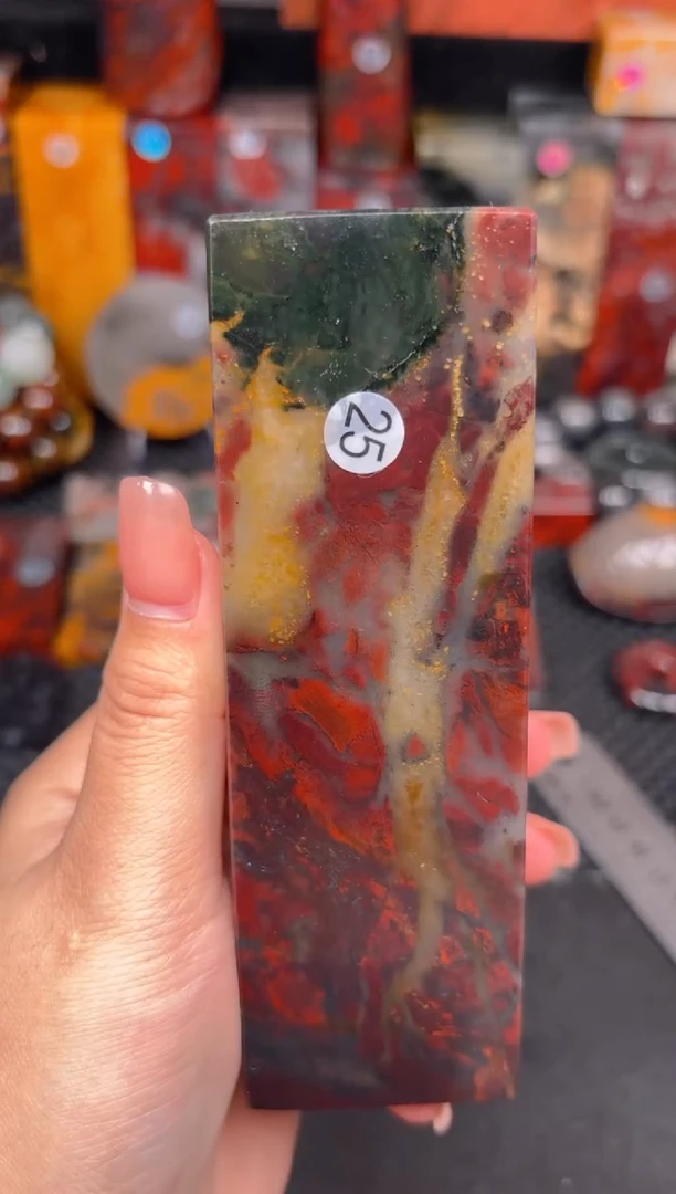 玉 桂林鸡血玉印章摆件 编号：25