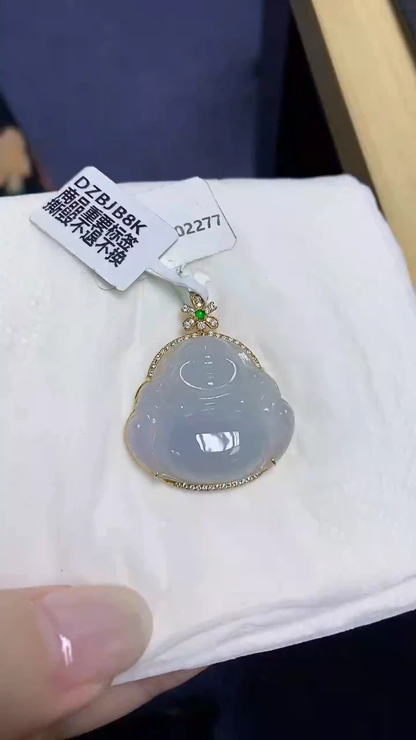 翡翠18K金镶嵌颈饰天然缅甸翡翠A货