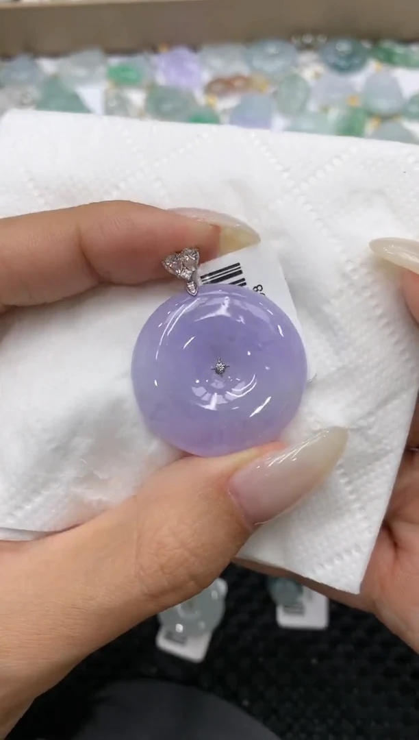 颈饰18K金镶嵌翡翠111111111111