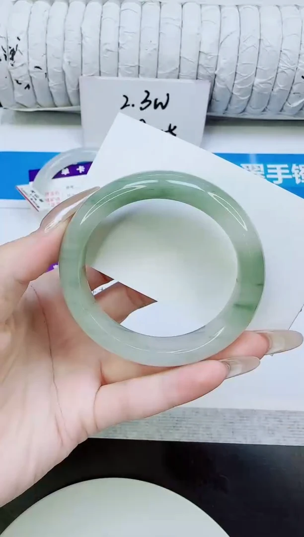 未镶嵌手镯石英质玉268/52.2
