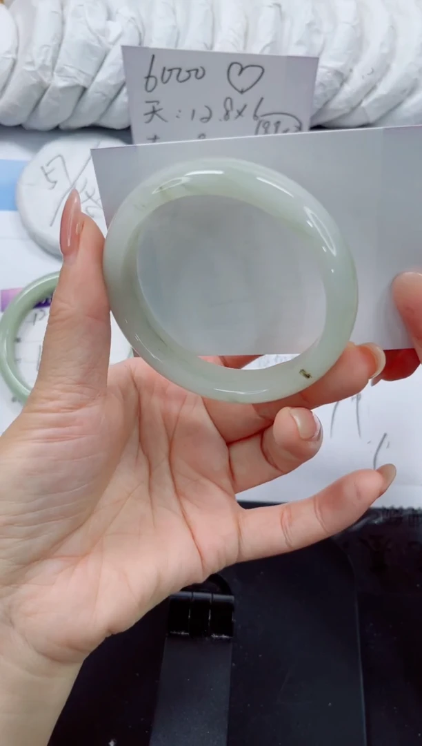 未镶嵌手镯石英质玉124-60.4